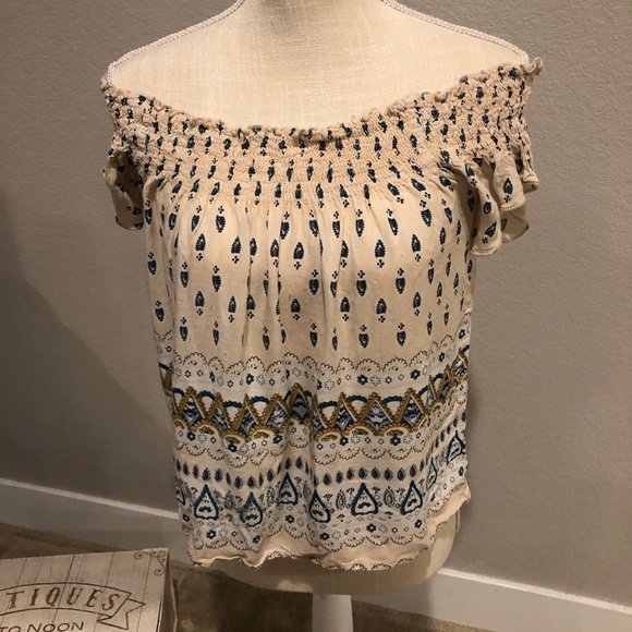 Blouses - Picture 15 of 16